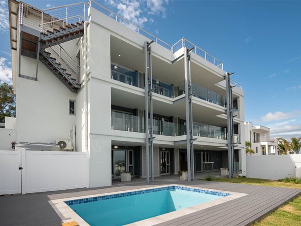 4 Bedroom House 4 Bedroom House