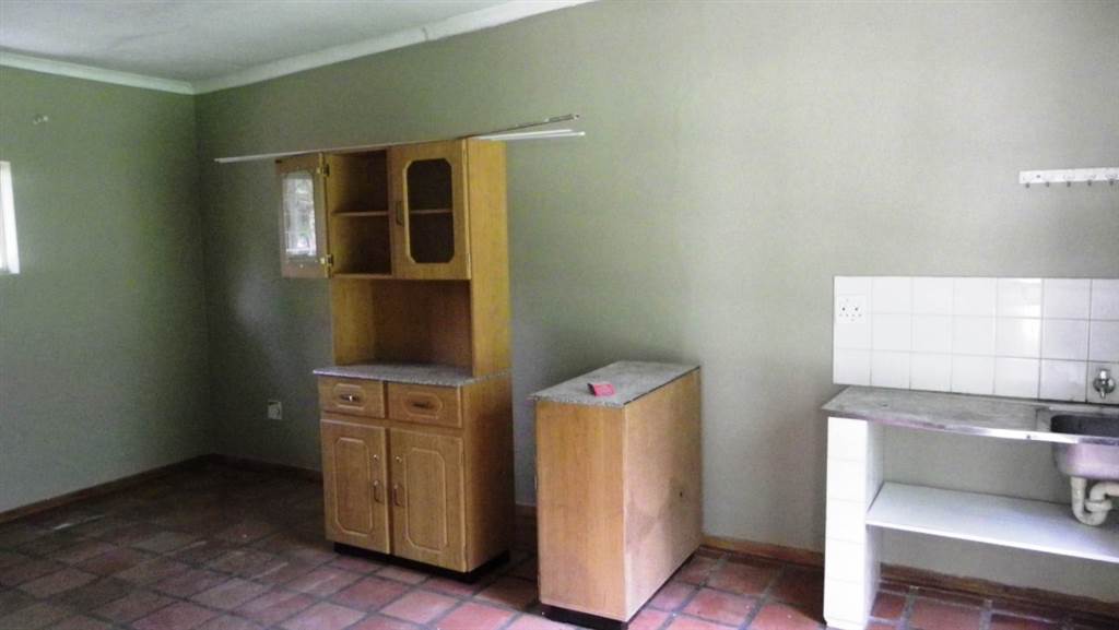 4 Bed House in Harrismith photo number 11