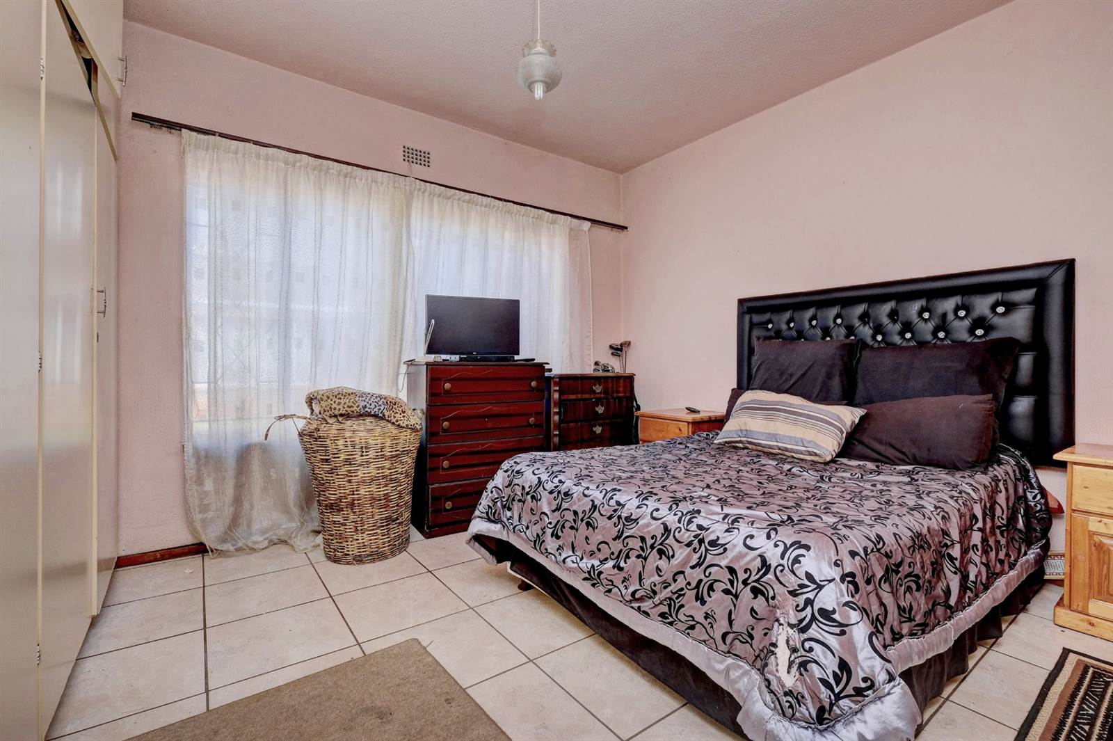 2 Bed Apartment in Florida photo number 7