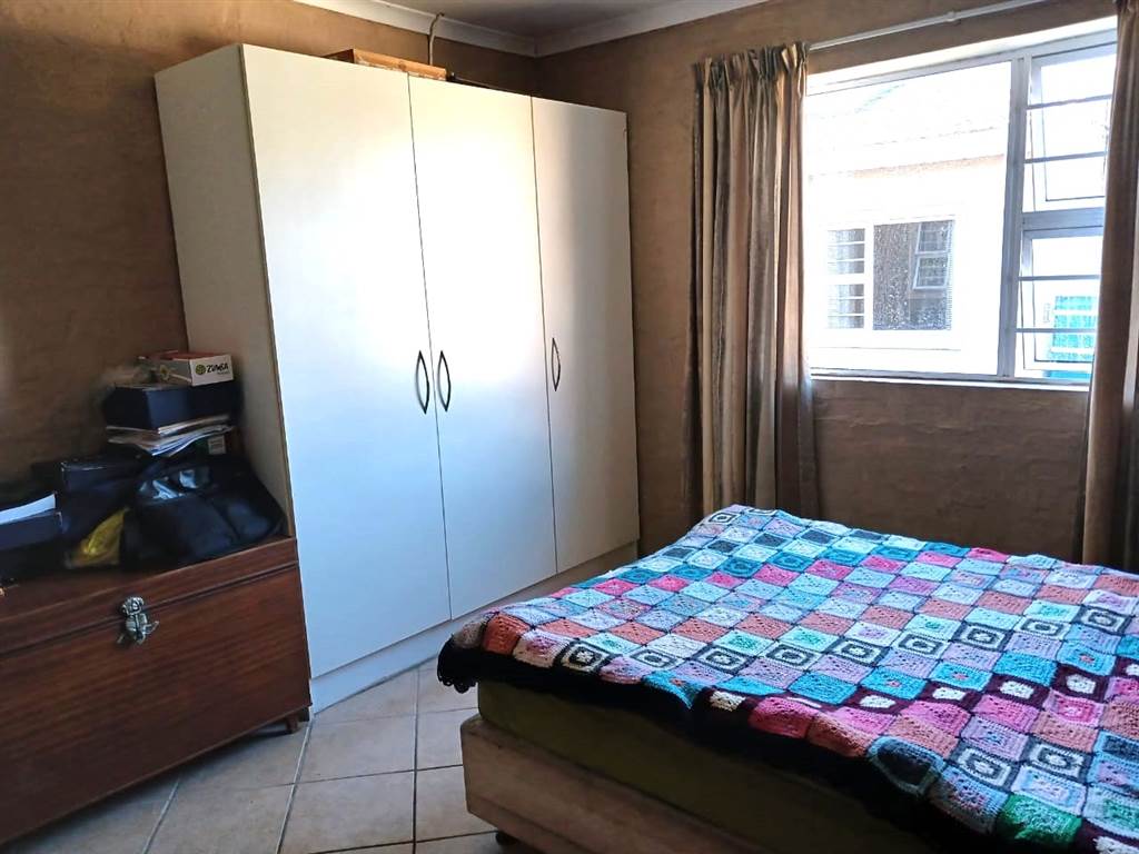 3 Bed Townhouse in Retief photo number 9