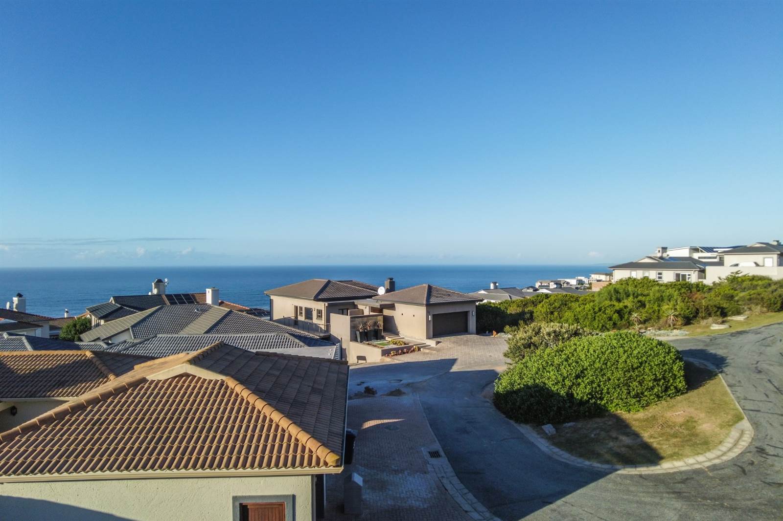 450 m² Land available in Pinnacle Point Golf Estate photo number 2