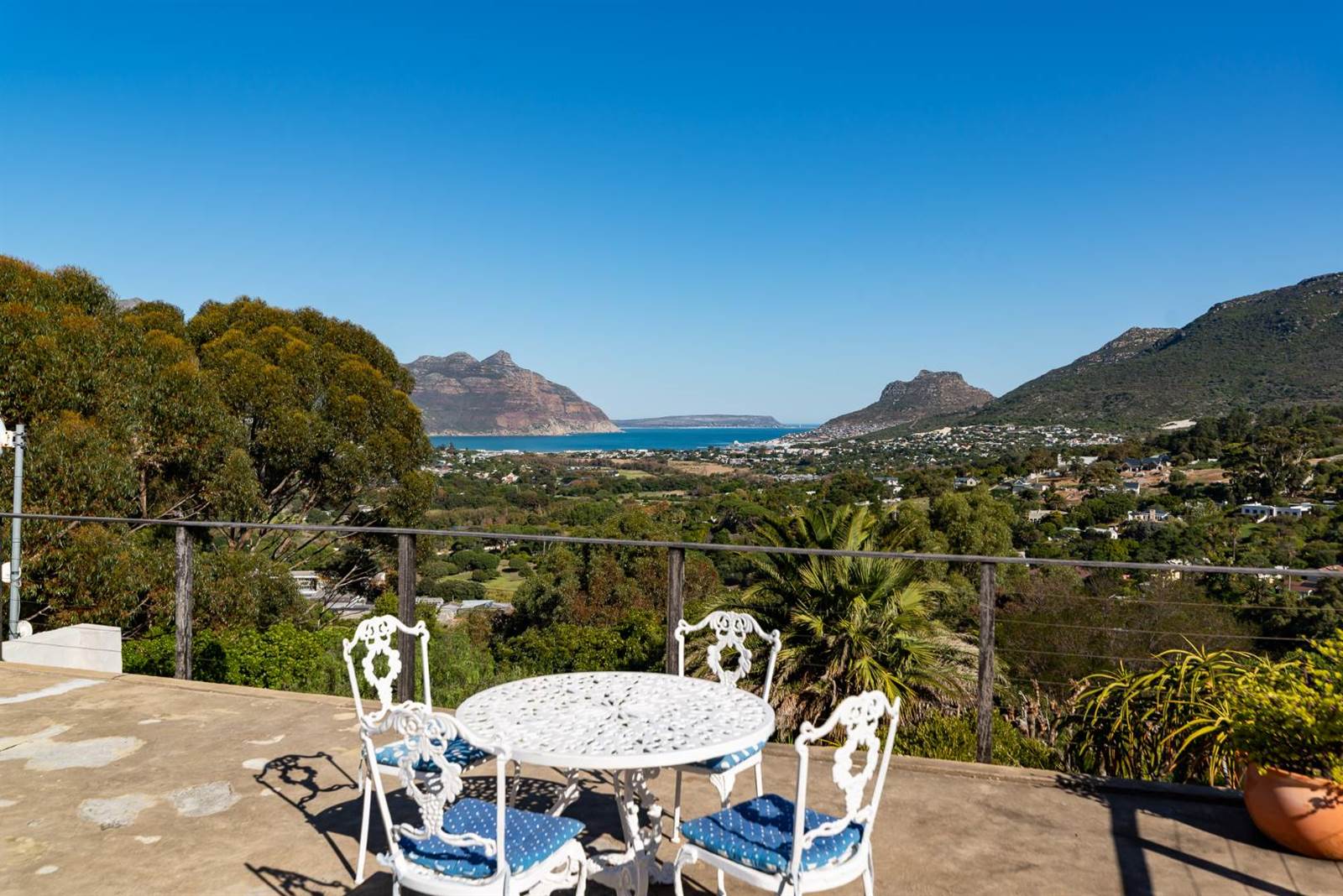16 Bed House in Hout Bay and surrounds photo number 2