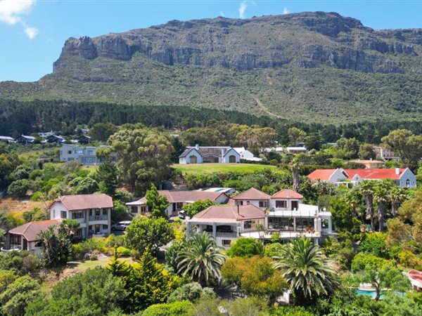 16 Bed House in Hout Bay and surrounds