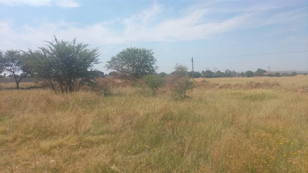 833 m² Land available in Riebeeckstad photo number 2