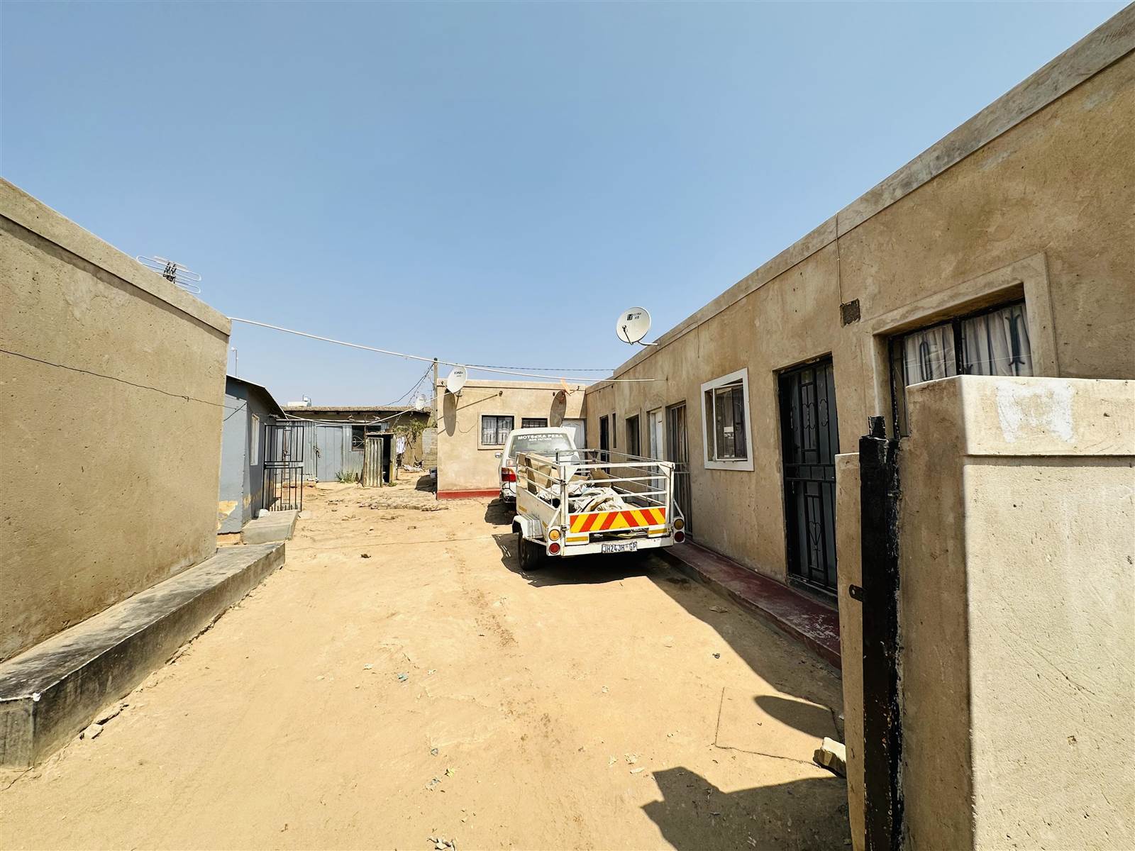 2 Bed House in Ivory Park photo number 19