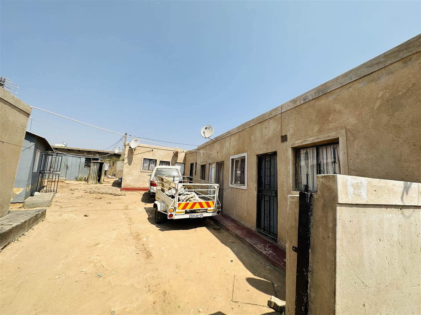 2 Bed House in Ivory Park photo number 10