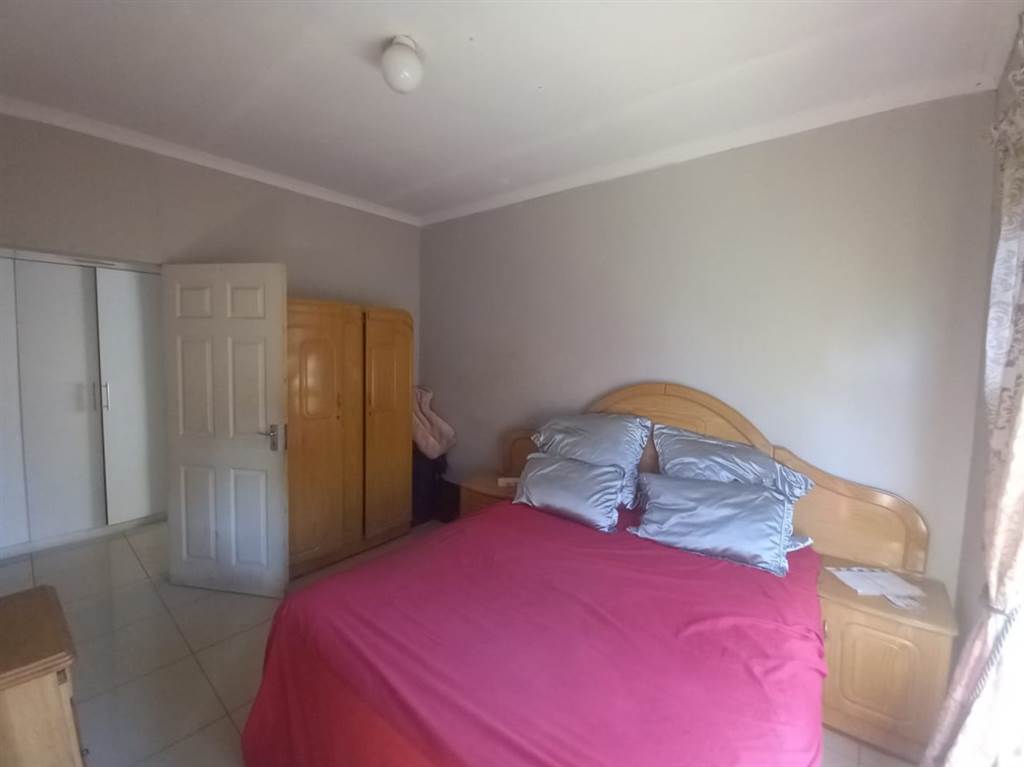 4 Bed House in Nyala Park photo number 13
