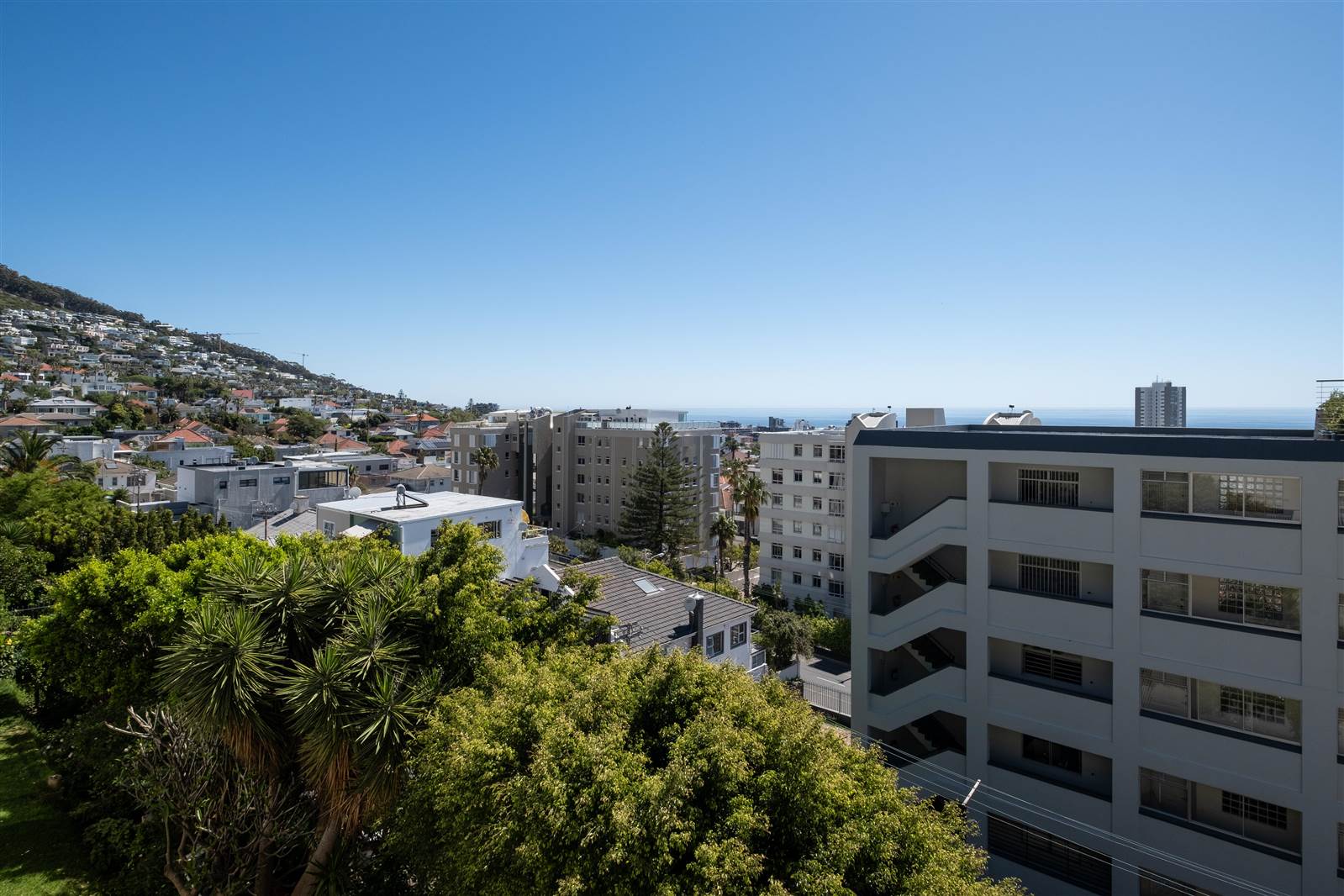 3 Bed Apartment in Fresnaye photo number 26