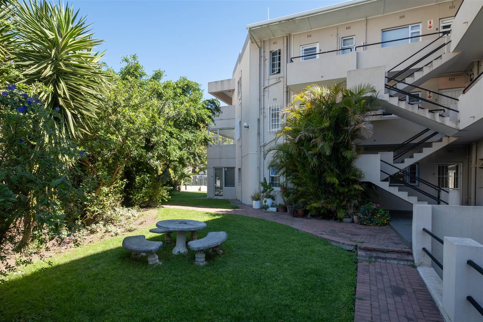 3 Bed Apartment in Fresnaye photo number 21