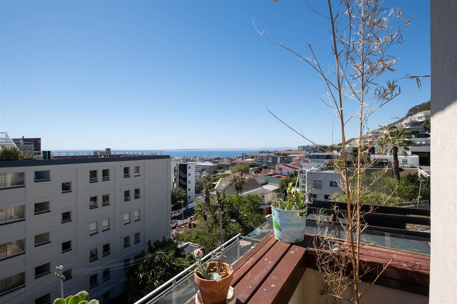 3 Bed Apartment in Fresnaye photo number 2