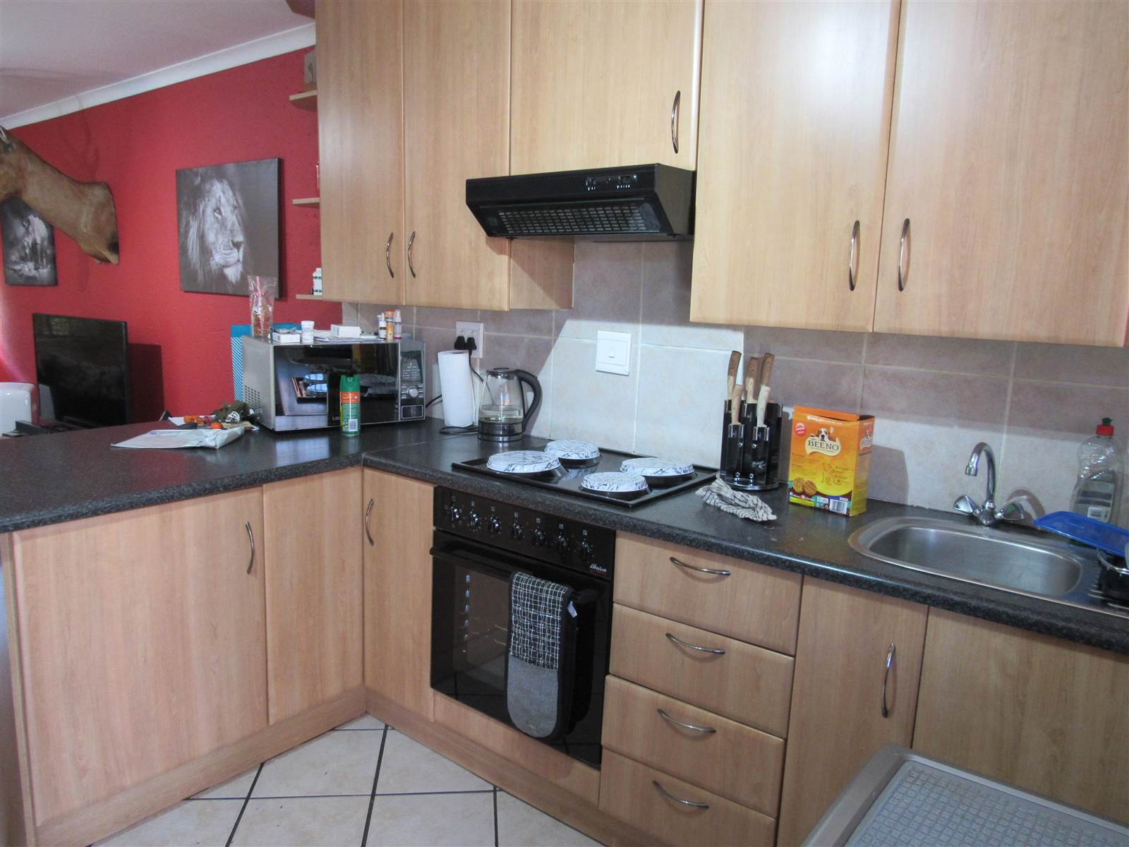 2 Bed Simplex in Marlands photo number 3