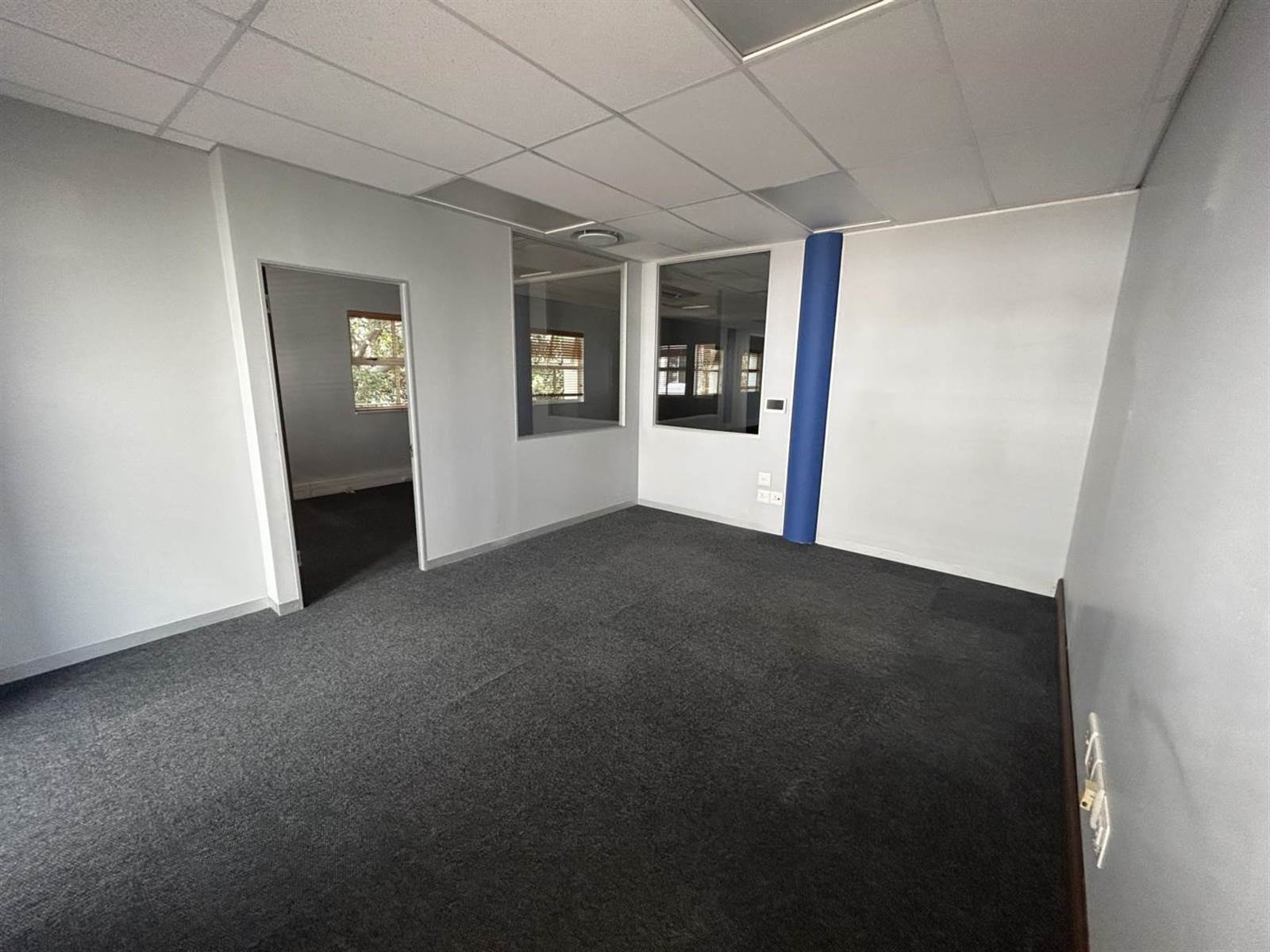 326  m² Office Space in Westlake photo number 8