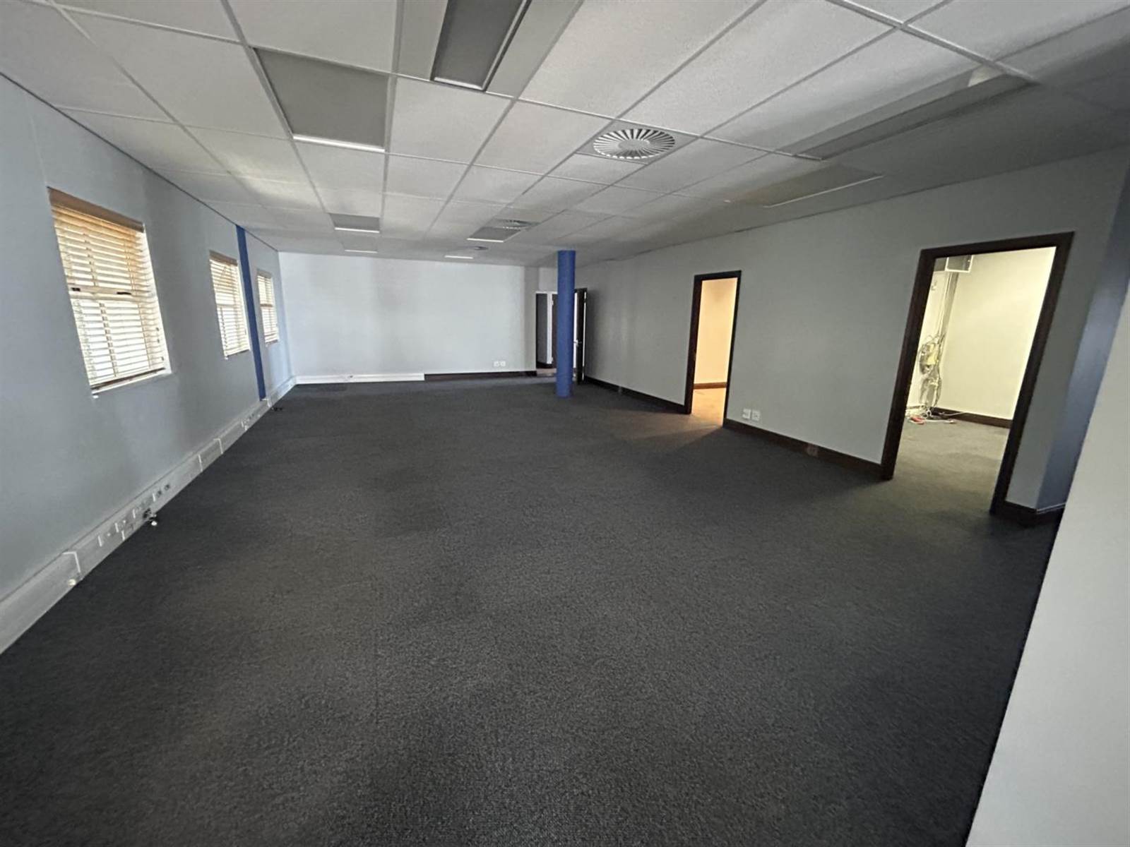 326  m² Office Space in Westlake photo number 12