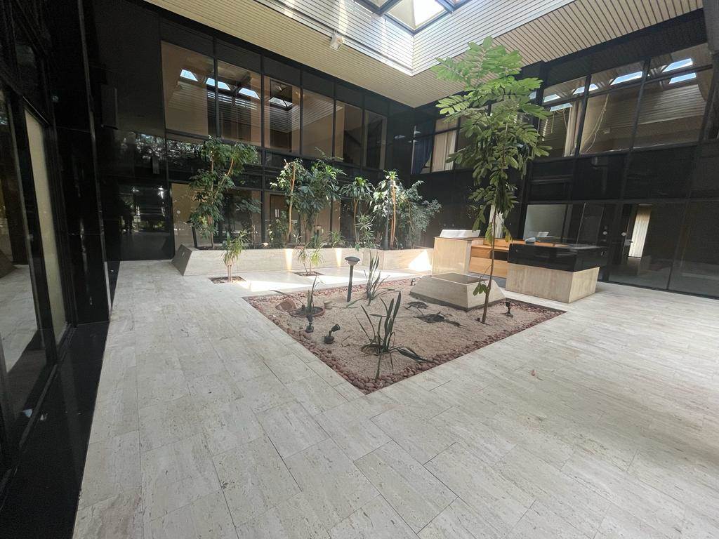 731  m² Commercial space in Parktown photo number 5