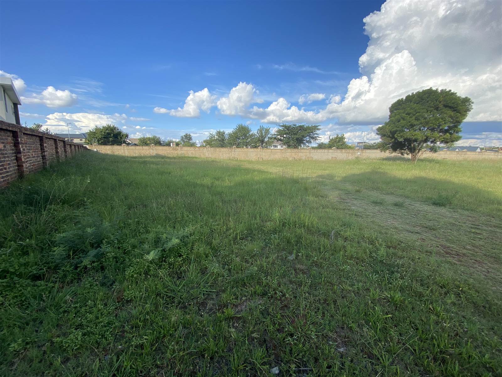 878 m² Land available in Silverwoods Country Estate photo number 12