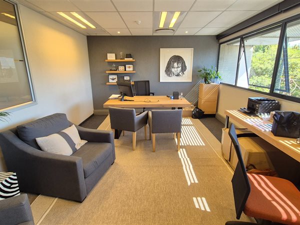 250  m² Office Space