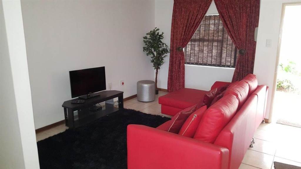 2 Bed Flat in Secunda photo number 1