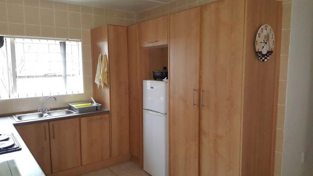 2 Bed Flat in Secunda photo number 4