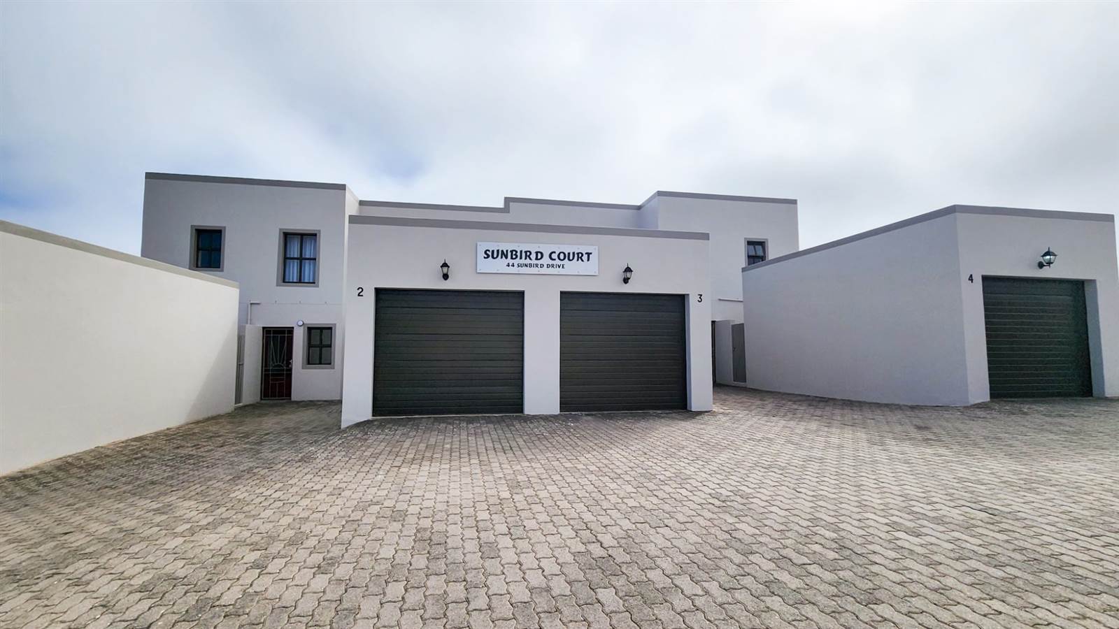 2 Bed Apartment in Myburgh Park photo number 1