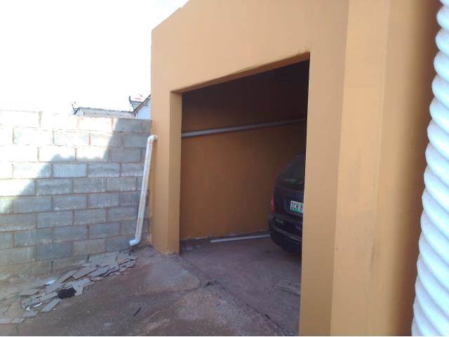 3 Bed House in Zwide photo number 5