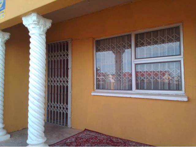 3 Bed House in Zwide photo number 4