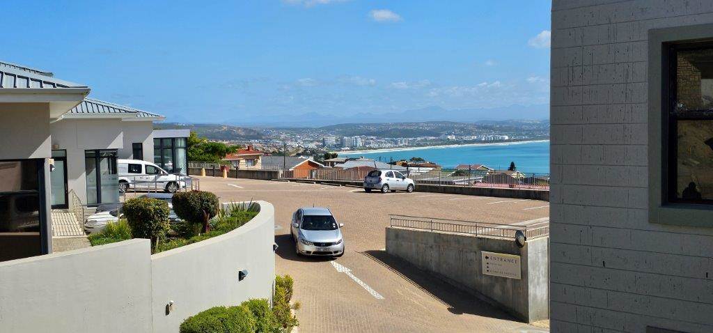 2 Bed Apartment in Mossel Bay Central photo number 1