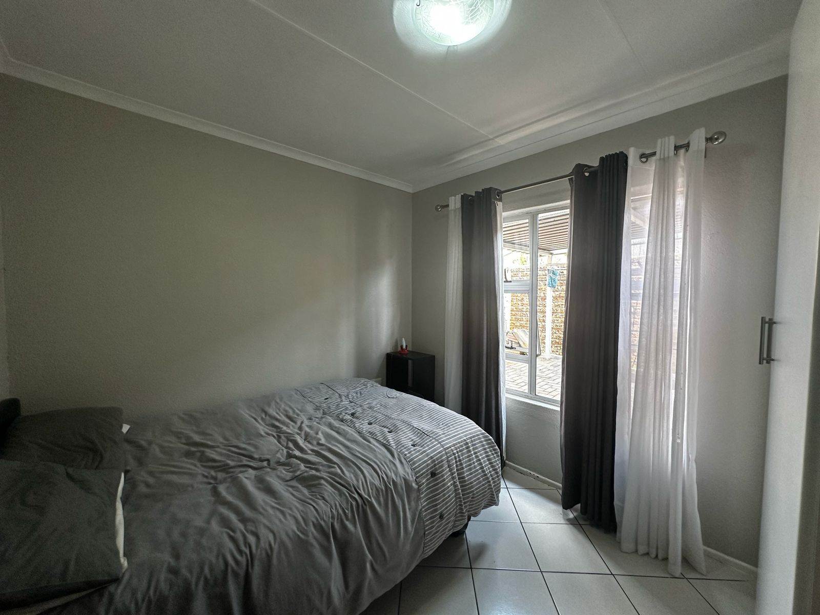 2 Bed Simplex in Edenglen photo number 17