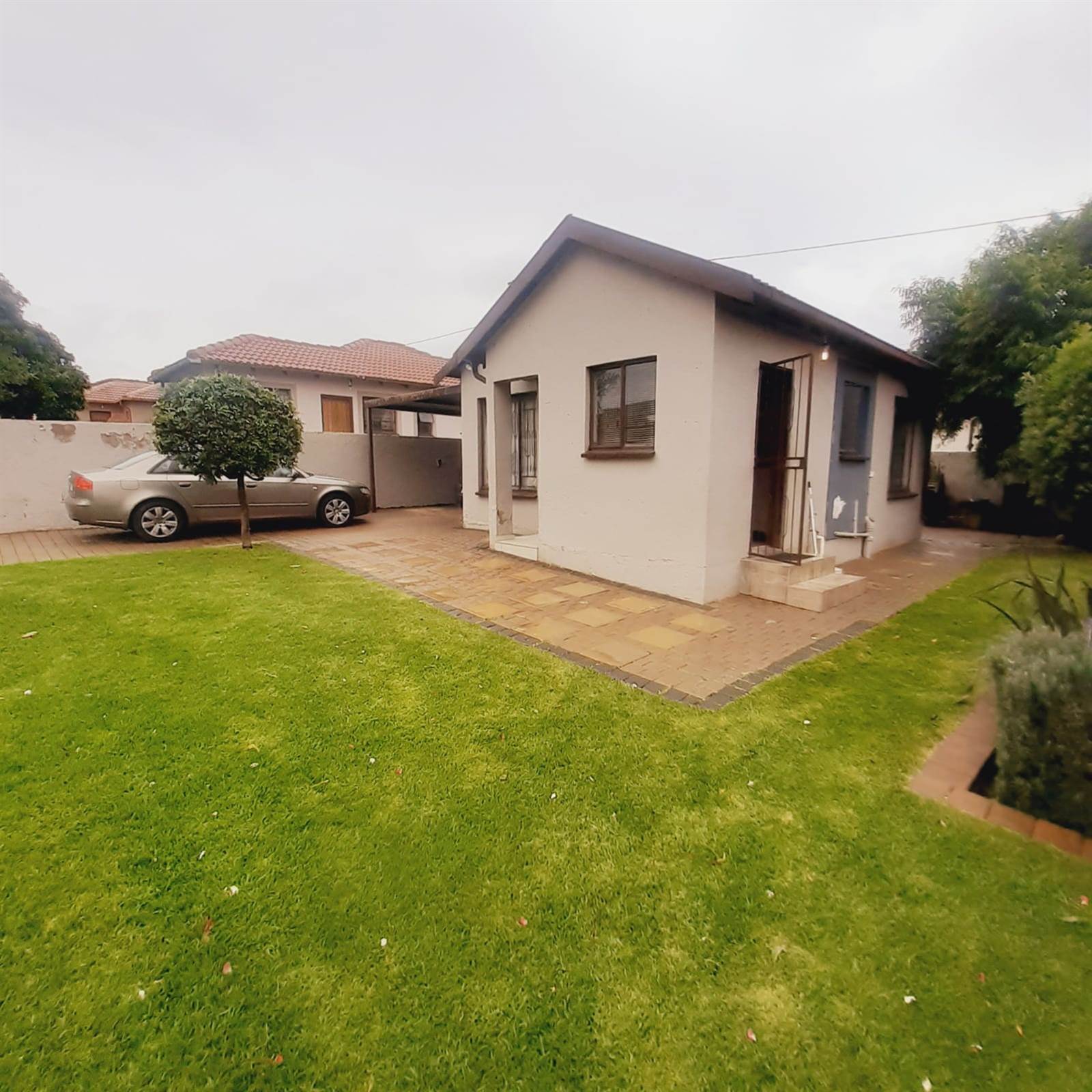 2 Bed House in Clayville photo number 3