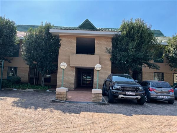 349  m² Commercial space in Carlswald