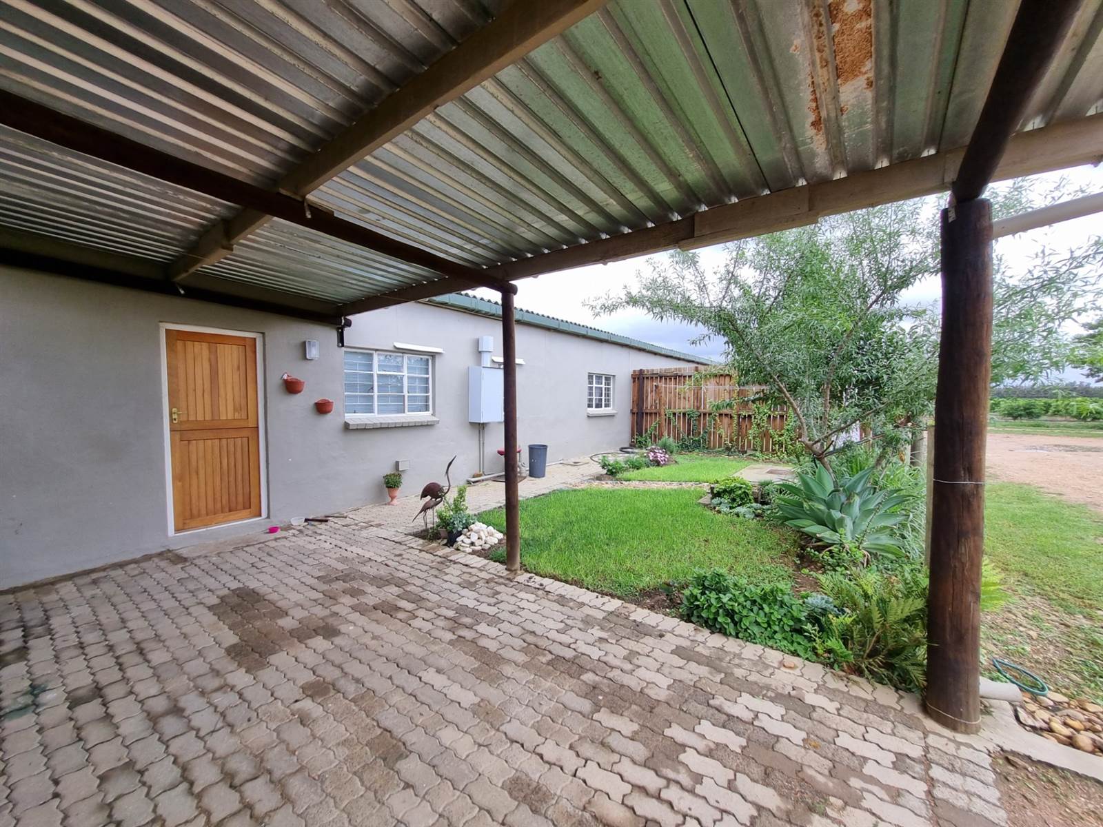 2 Bed Apartment in Swellendam photo number 1