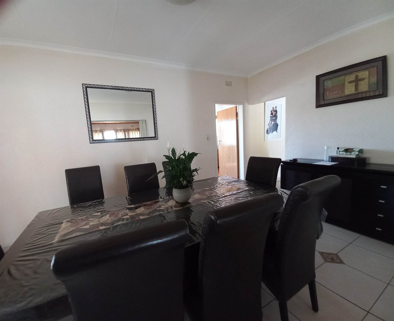 3 Bed House in Risana photo number 9
