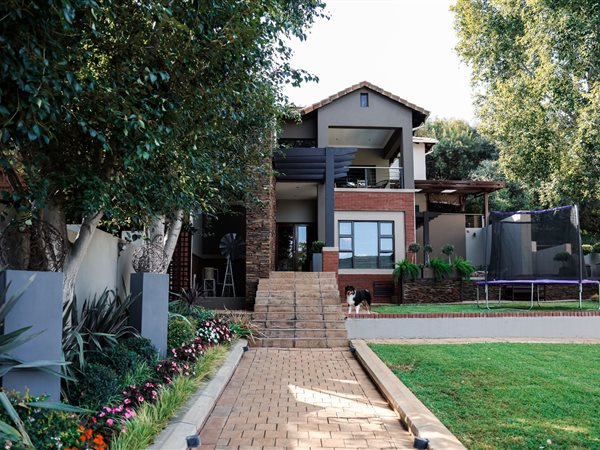5 Bedroom House 5 Bedroom House