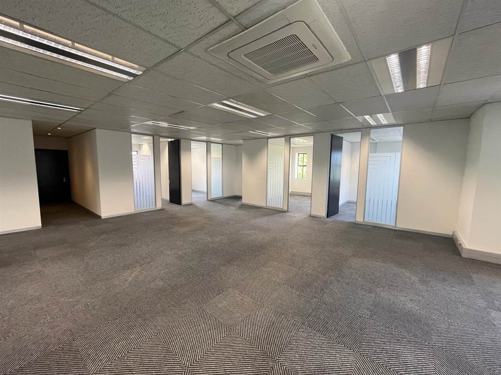 631  m² Commercial space in Bryanston photo number 15