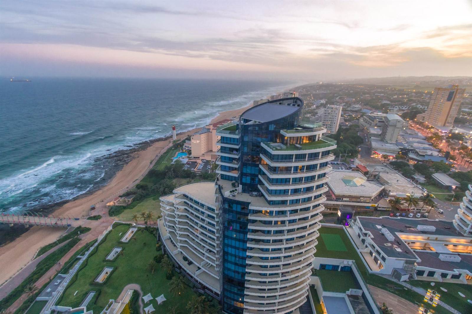 3 Bed Penthouse in Umhlanga Rocks photo number 18