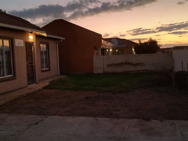 2 Bedroom House 2 Bedroom House