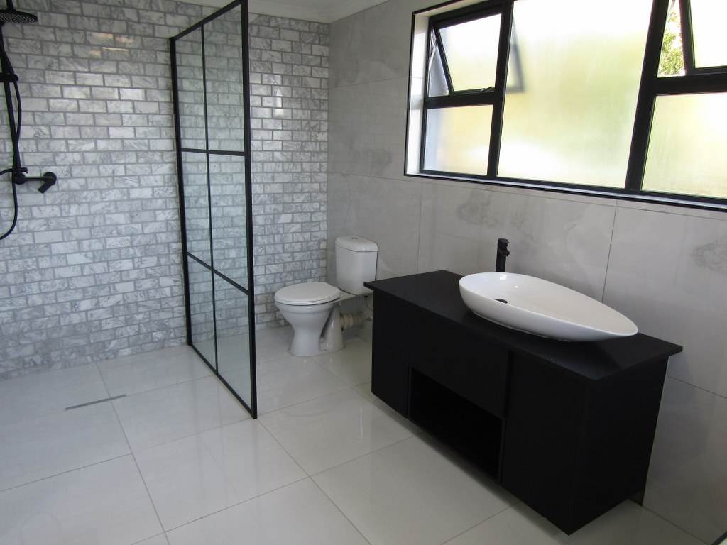 4 Bed House in Humansdorp photo number 18