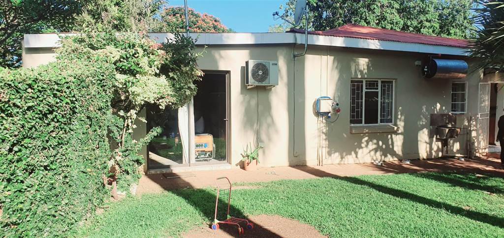 15 Bed House in Louis Trichardt photo number 20