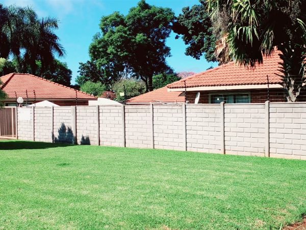15 Bed House in Louis Trichardt