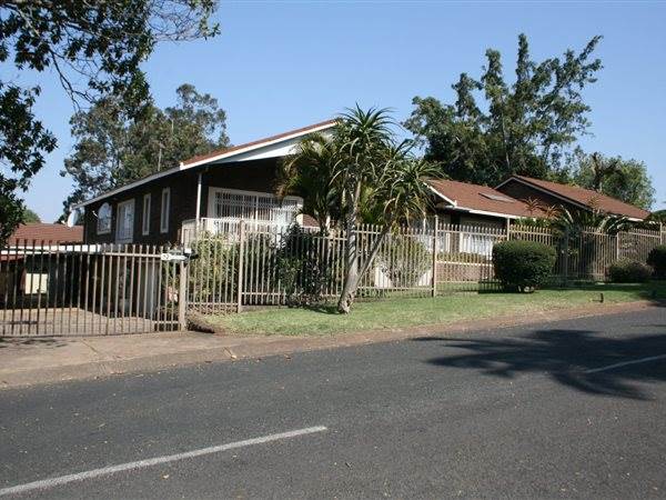 4 Bedroom House 4 Bedroom House