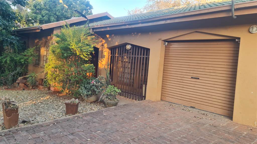 3 Bed House in Protea Park photo number 22