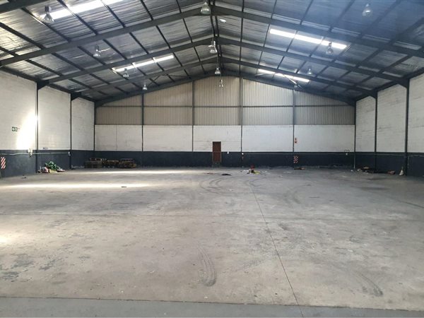 1 350  m² Industrial space