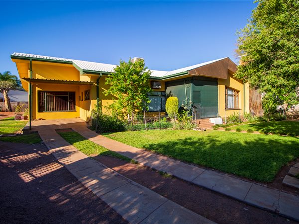 4 Bedroom House 4 Bedroom House