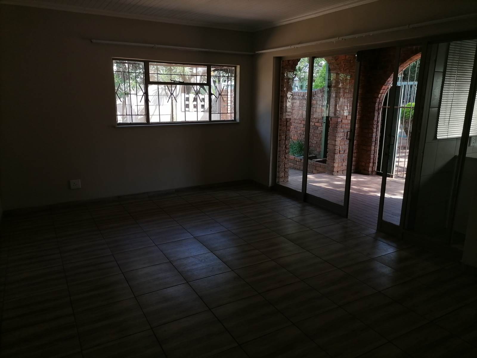 3 Bed Apartment in Pretoria North photo number 3