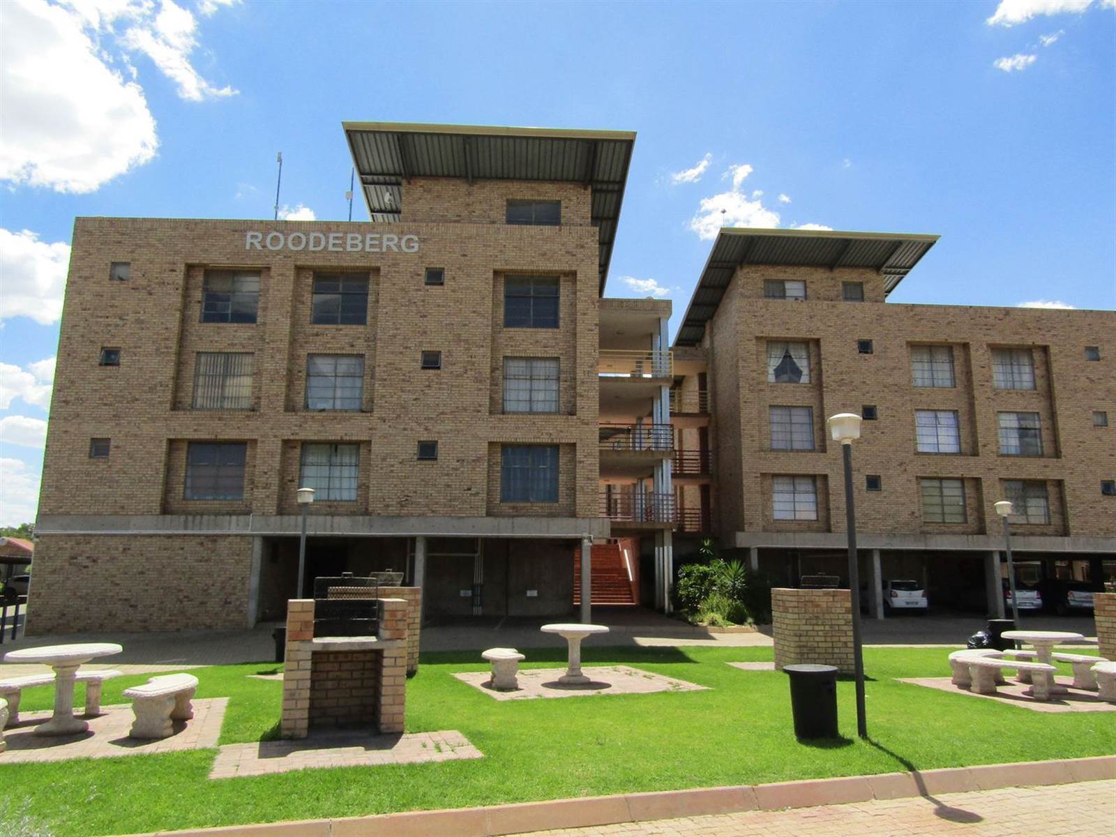 2 Bed Apartment in Kanoniers Park photo number 1