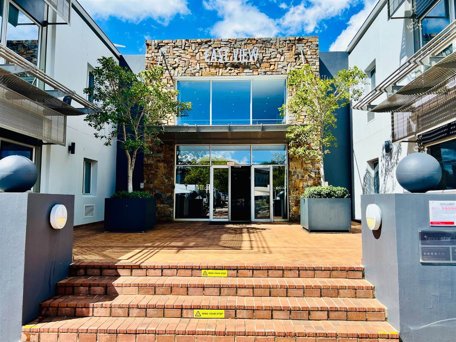 363  m² Commercial space in Bryanston photo number 2