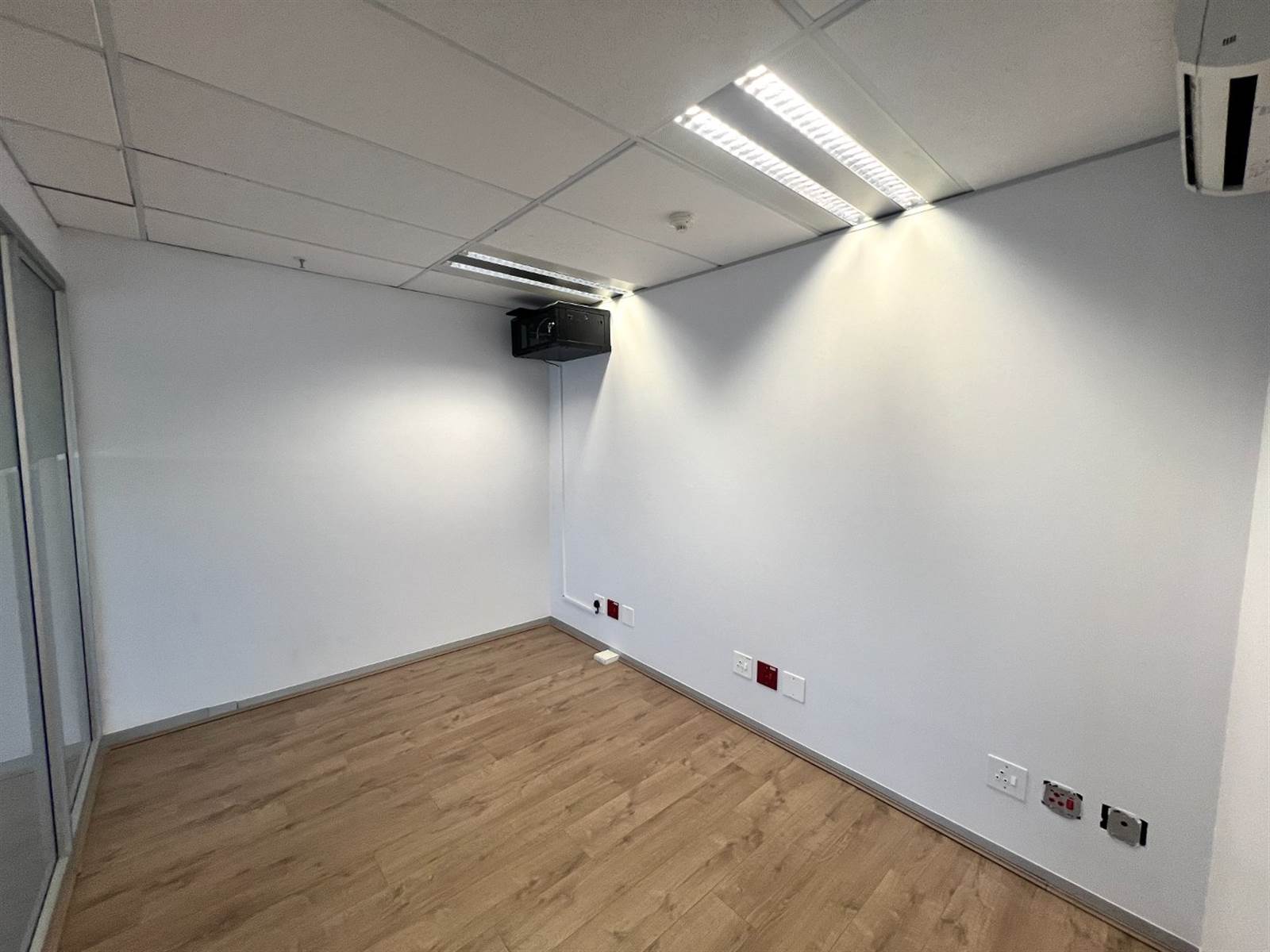 14688  m² Commercial space in Sandown photo number 10