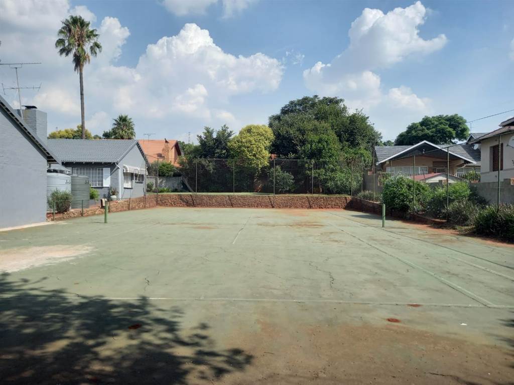 969 m² Land available in Bedfordview photo number 6