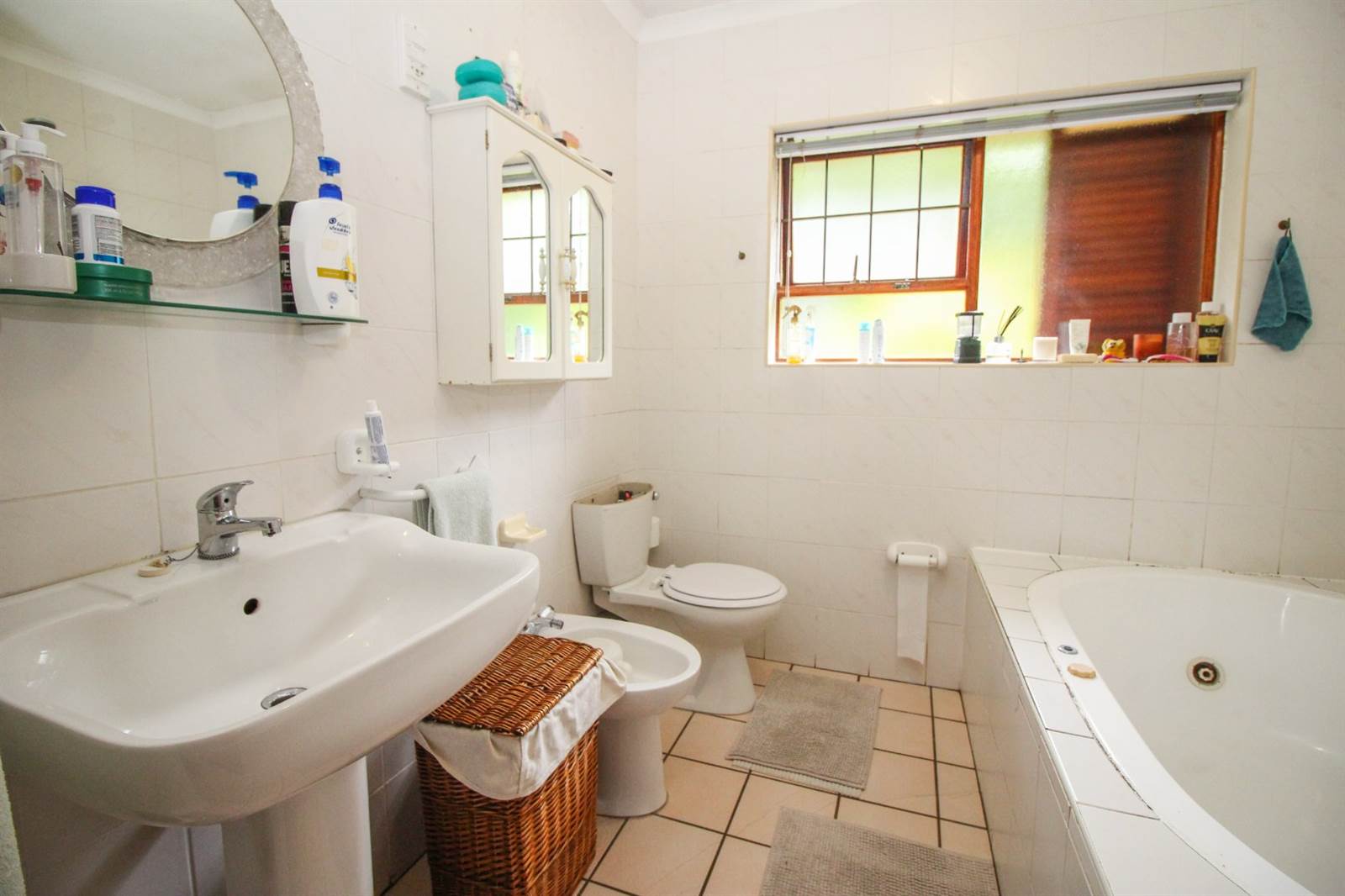 4 Bed House in Paradyskloof photo number 17