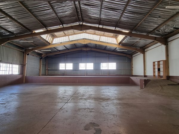 880  m² Industrial space in Jet Park
