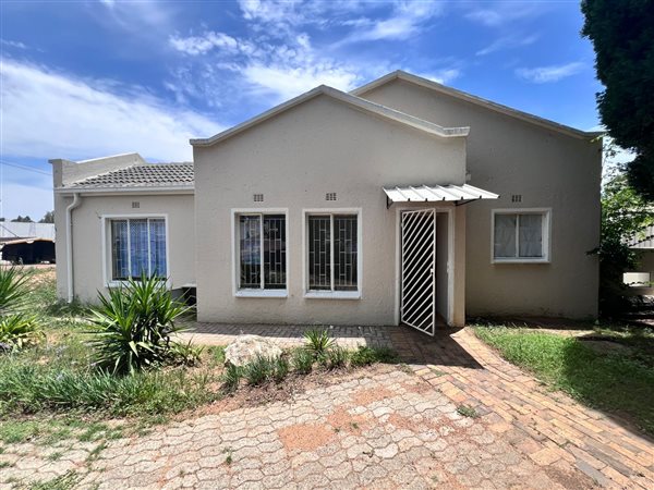 3 Bedroom House 3 Bedroom House